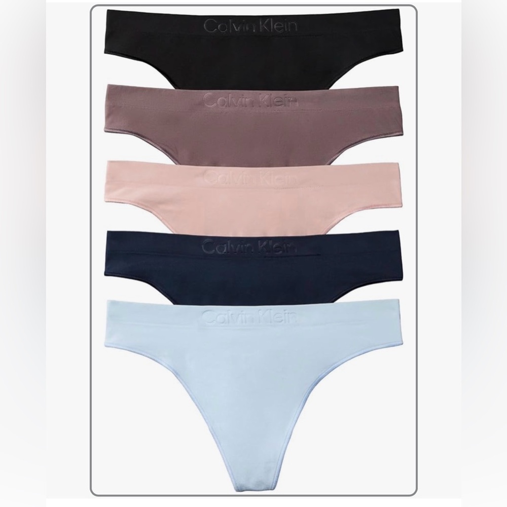 Calvin Klein Women's 5pc Thong Set - NWT Medium